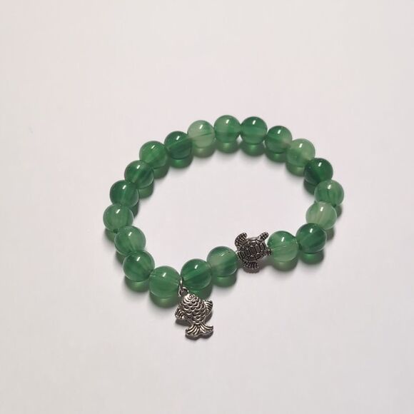 113 Green‎ Translucent Beaded Stretch Bracelet with Silver Turtle and Fish Charm - Picture 1 of 5